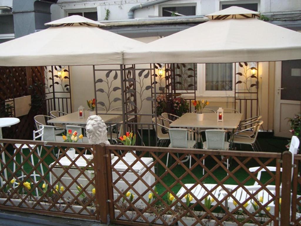 Central Budget Hotel Бонн Экстерьер фото