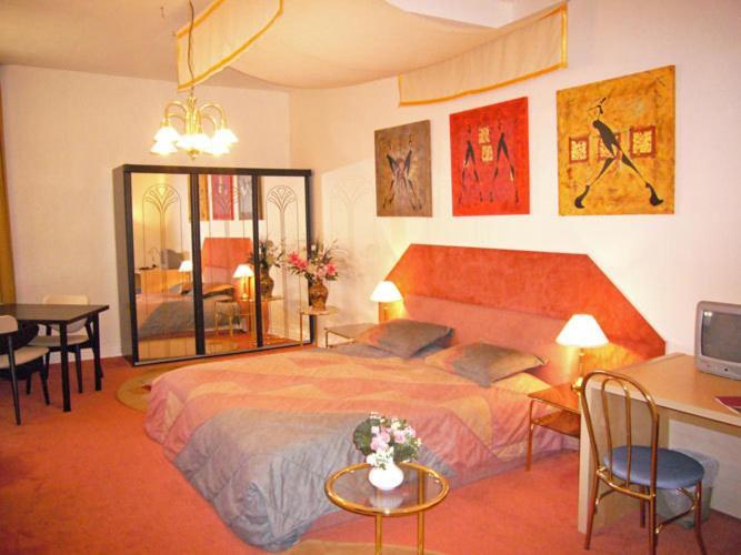 Central Budget Hotel Бонн Номер фото