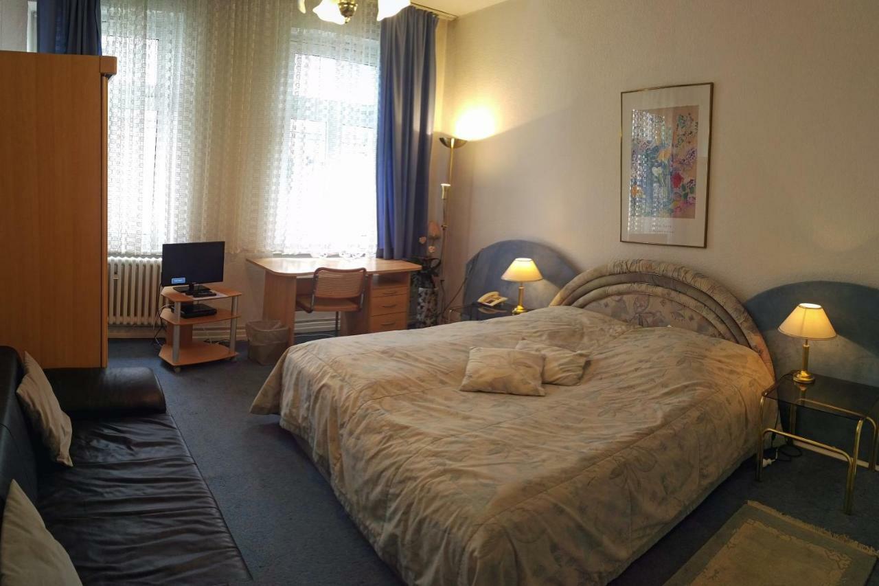 Central Budget Hotel Бонн Экстерьер фото